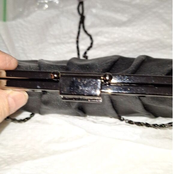 A Jessica McClintock Women's Evening Bag Black Satin Chain Handle Elegant - Picture 6 of 11